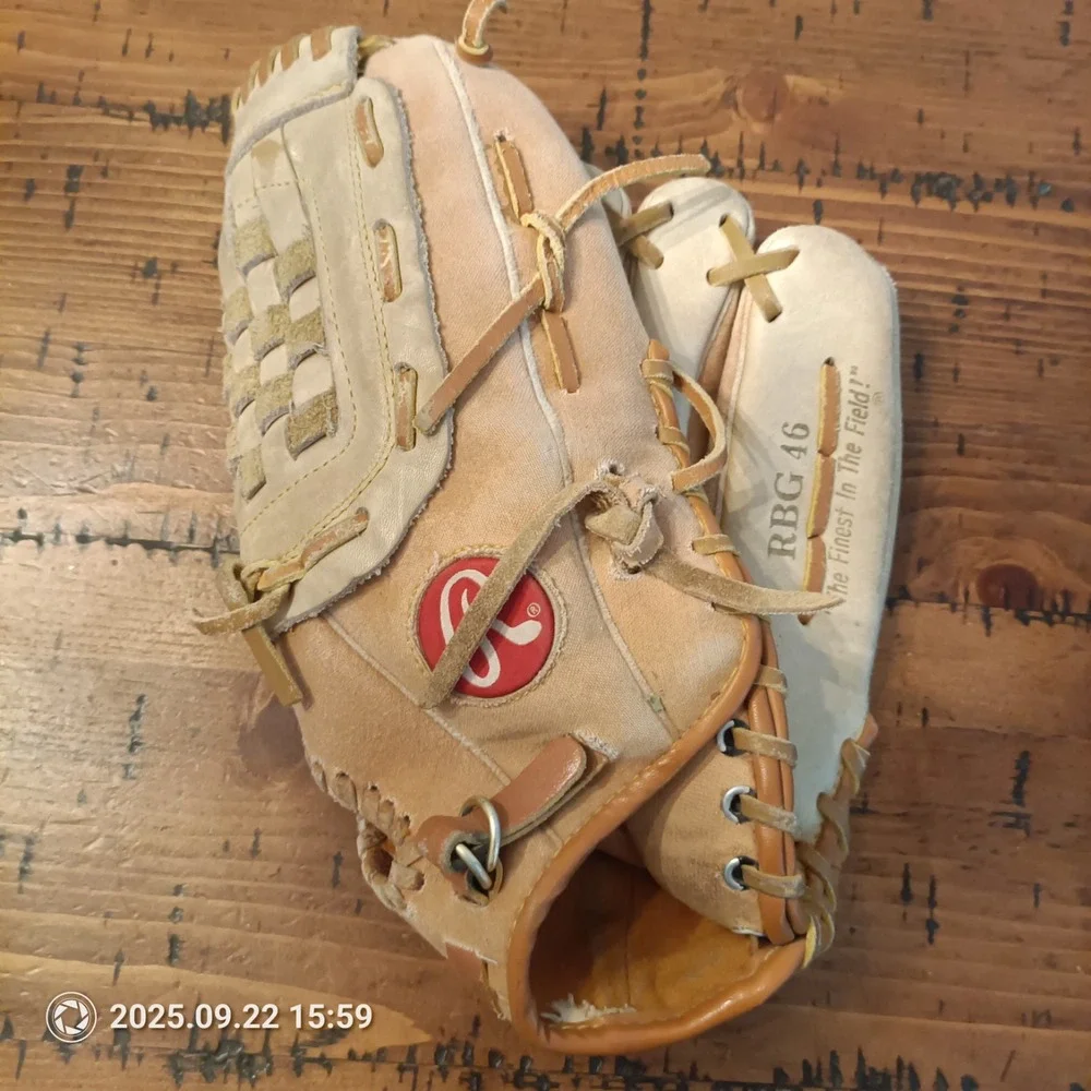 RAWLINGS KEN GRIFFEY JR RBG46 BASEBALL GLOVE RHT /Functional. B1